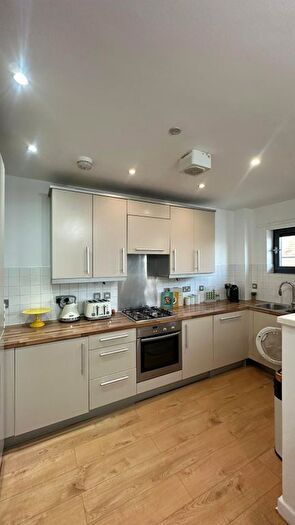 2 Bedroom Flat To Rent In Watney Street, London, E1