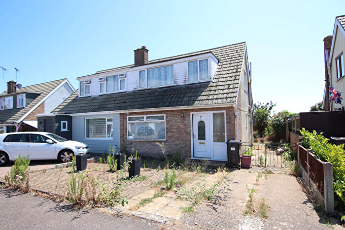 2 Bedroom Semi-Detached House For Sale In Stanley Road, CO15