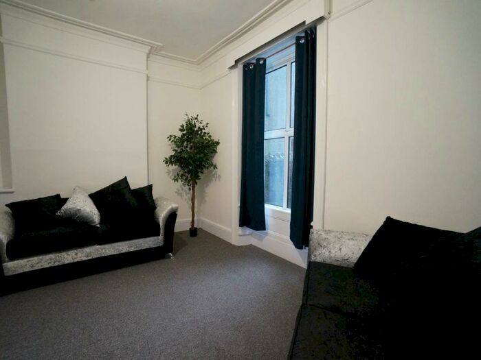 11 Bedroom House To Rent In Holyhead Rd, Bangor, Gwynedd, LL57