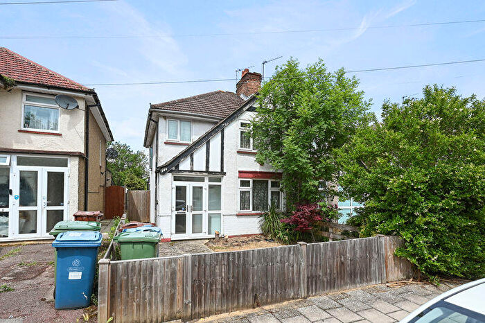 3 Bedroom Detached House For Sale In Weald Lane, Harrow, HA3