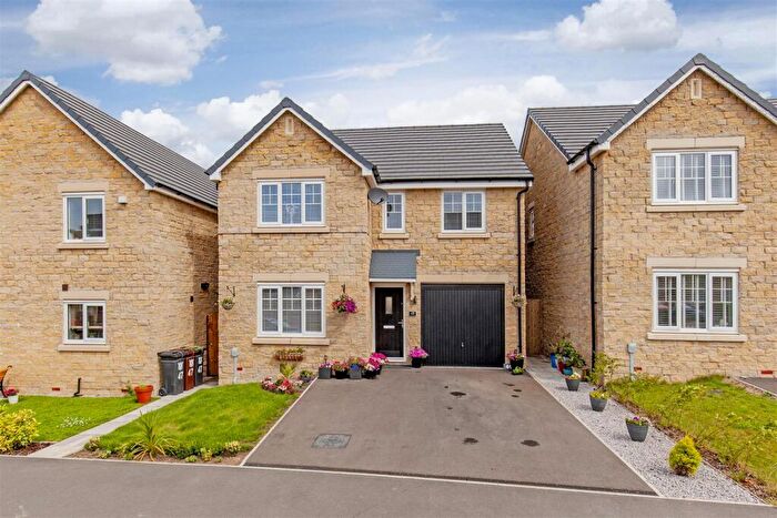 4 Bedroom Detached House For Sale In Curlew Avenue, Harpur Hill, Buxton, SK17