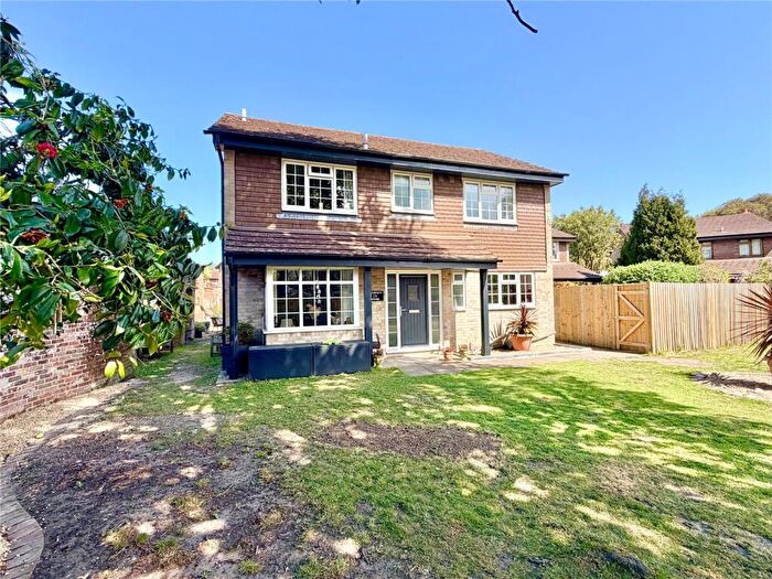 4 Bedroom Detached House For Sale In Clarendon Park, Lymington, Hampshire, SO41