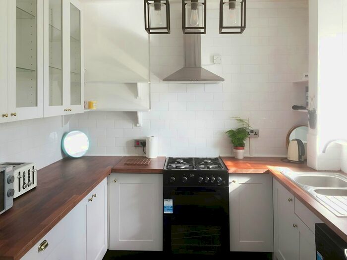 4 Bedroom Flat To Rent In Brigstock House, Lilford Road, London, SE5