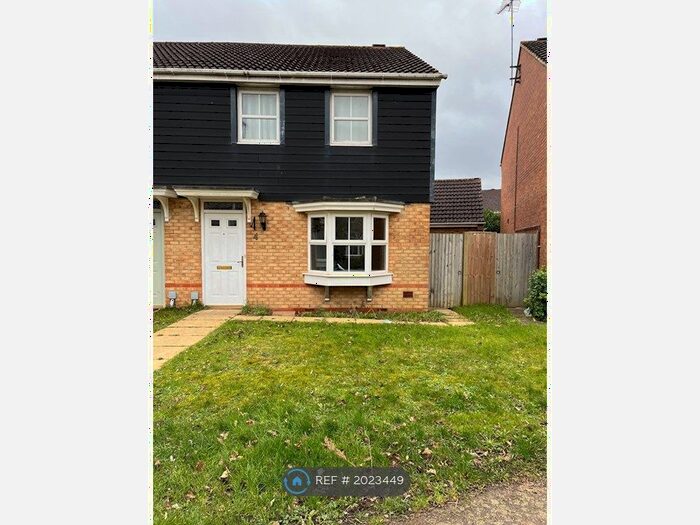 3 Bedroom Semi-Detached House To Rent In Ivy Walk, Hatfield, AL10