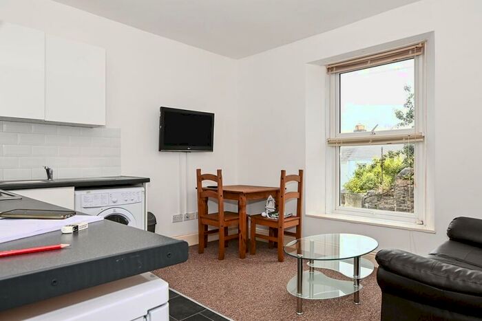 1 Bedroom Flat To Rent In Hill Park Crescent, Plymouth, PL4