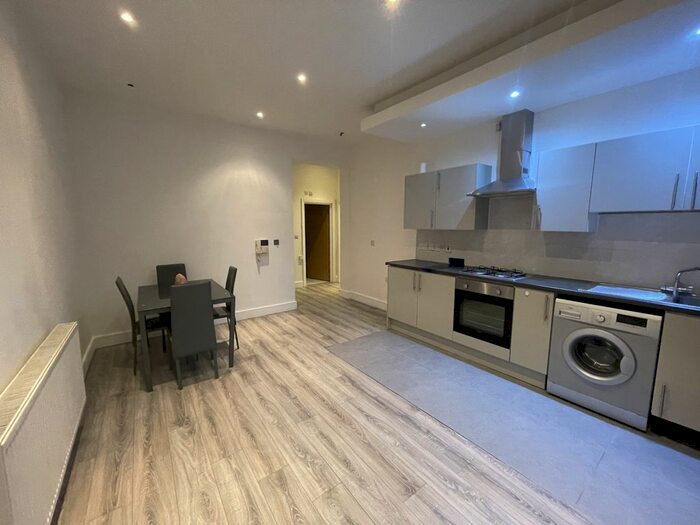 1 Bedroom Flat To Rent In Norbury Avenue, Croydon, Surrey, CR7