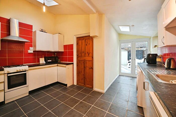 3 Bedroom Terraced House For Sale In Fredericks Place, London, N12