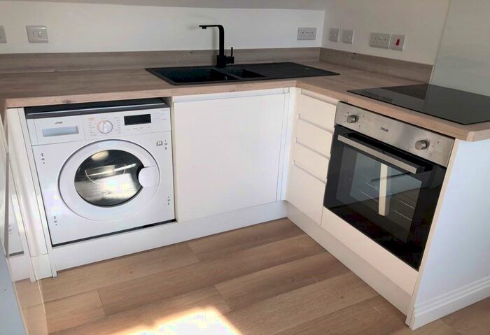 Studio To Rent In Elm Park Road, Reading, Berkshire, RG30