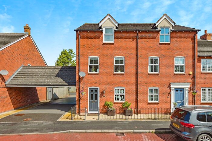 4 Bedroom End Of Terrace House For Sale In Williams Avenue, Fradley, Lichfield, WS13