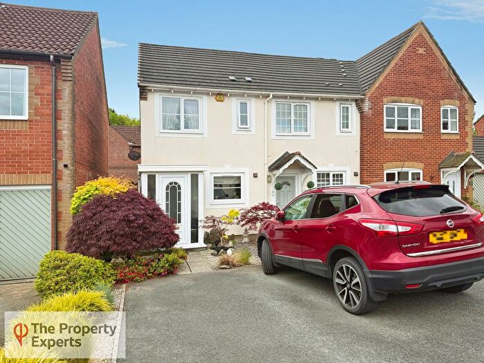 2 Bedroom End Terrace House For Sale In Ashwood Park Road, Plymouth, PL7
