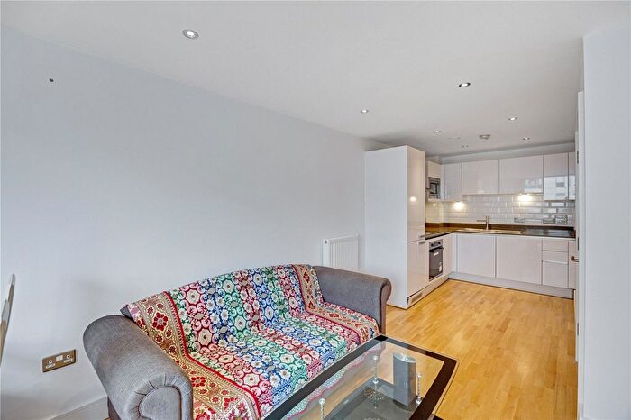 1 Bedroom Flat To Rent In Victoria Parade, London, SE10