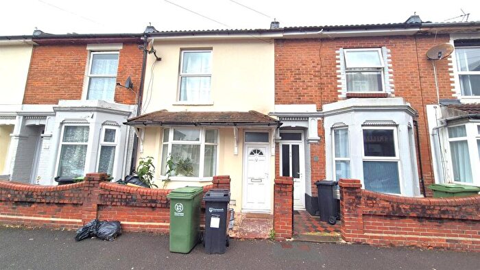 2 Bedroom Terraced House To Rent In Frogmore Road, PO4