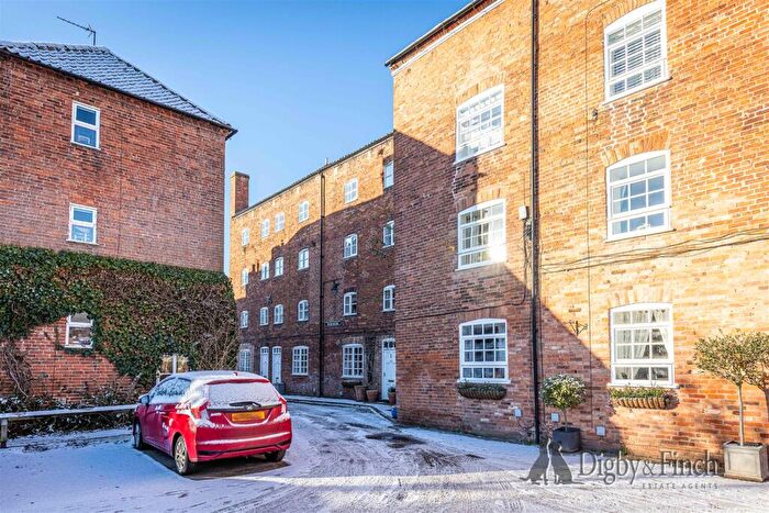 2 Bedroom House For Sale In Maythorne, Southwell, NG25