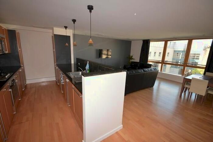 3 Bedroom Flat To Rent In Gardners Crescent, Edinburgh, EH3