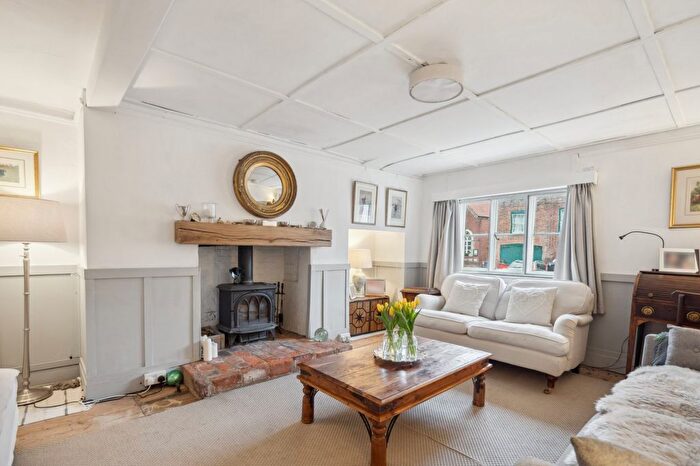 3 Bedroom End Of Terrace House For Sale In High Street, Amersham, Buckinghamshire, HP7