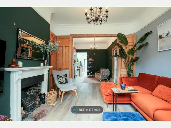 4 Bedroom Terraced House To Rent In Elspeth Road, London, SW11