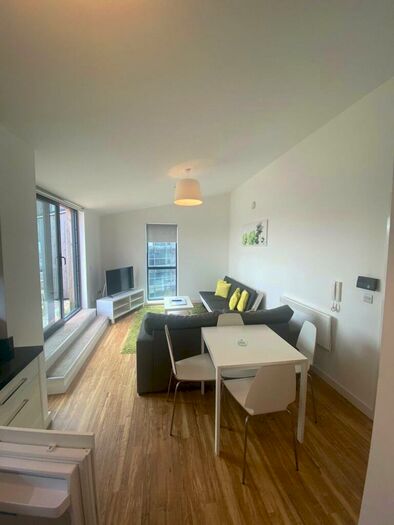 2 Bedroom Flat To Rent In Aire, Cross Green Lane, LS9