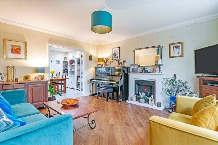 3 Bedroom Detached House For Sale In Redcliffe Place, Tunbridge Wells, Kent, TN2