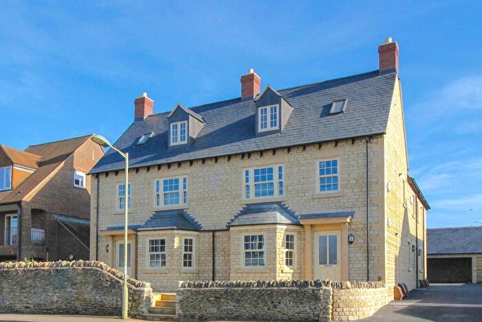 1 Bedroom Flat To Rent In Hensington Road, OX20