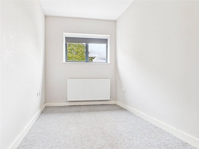 2 Bedroom Flat To Rent In The Parade, Bristol, BS13