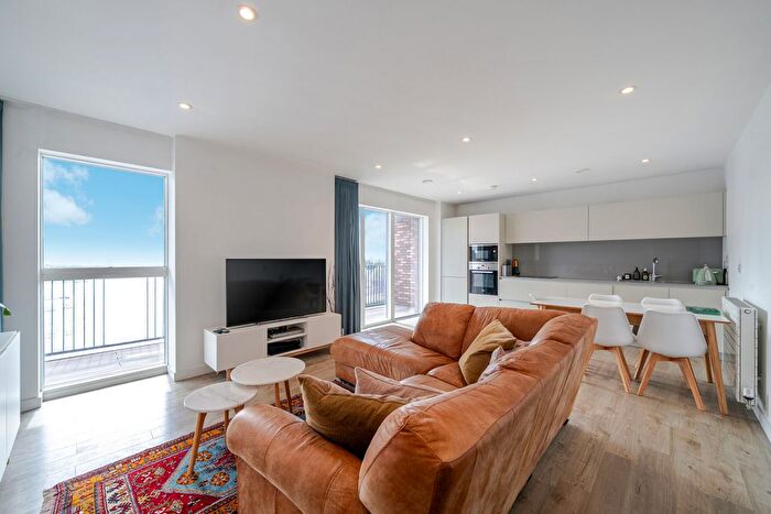 3 Bedroom Flat For Sale In Purbeck Gardens, London, SE26