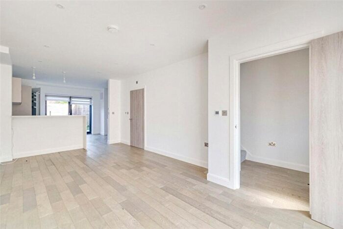 3 Bedroom House To Rent In Harlow Gardens, Kingston Upon Thames, KT1