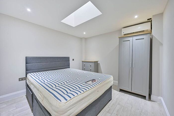 1 Bedroom Flat To Rent In Havana Road, Earlsfield, London, SW19