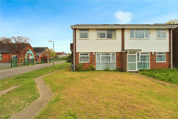 2 Bedroom Apartment For Sale In Gordon Road, Gosport, Hampshire, PO12