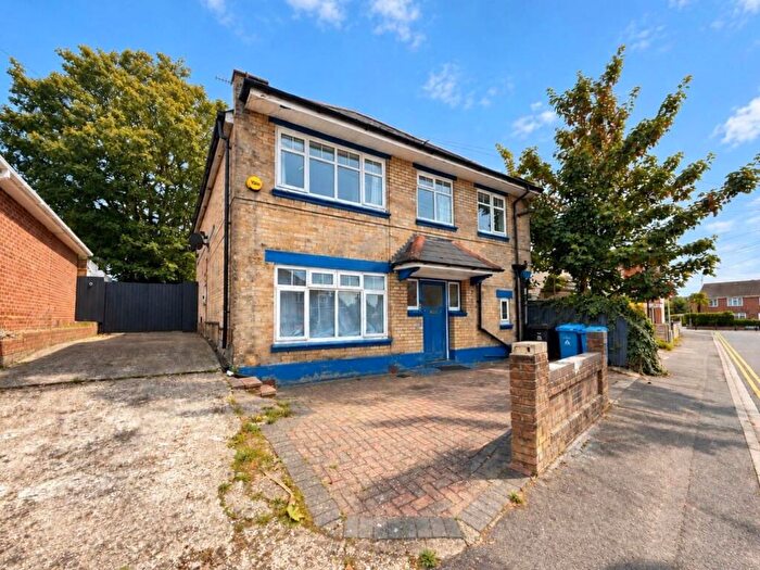 2 Bedroom Flat To Rent In Princess Road, Poole, Dorset, BH12