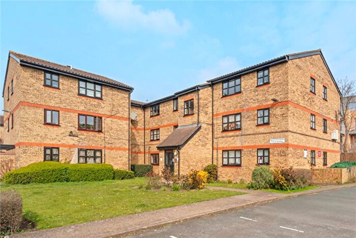 1 Bedroom Flat To Rent In Gandhi Close, Walthamstow, London, E17