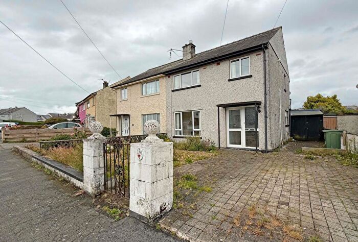 3 Bedroom Semi-Detached House For Sale In Cae Mur, Caernarfon, Gwynedd, LL55