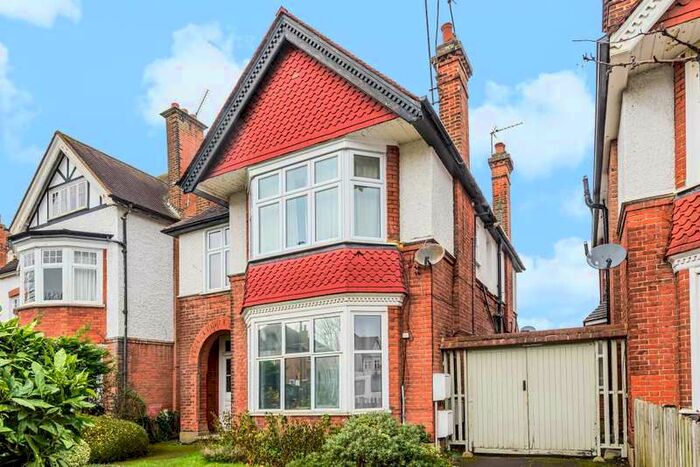 Apartment To Rent In Surbiton, Greater London, KT6