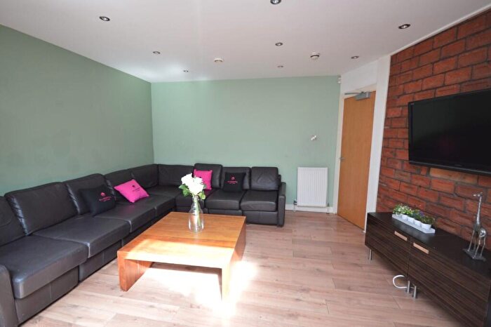 8 Bedroom Terraced House To Rent In Norwood Road, Leeds, West Yorkshire, LS6