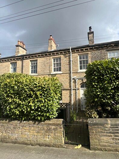 2 Bedroom Terraced House To Rent In George St, Saltaire, BD18