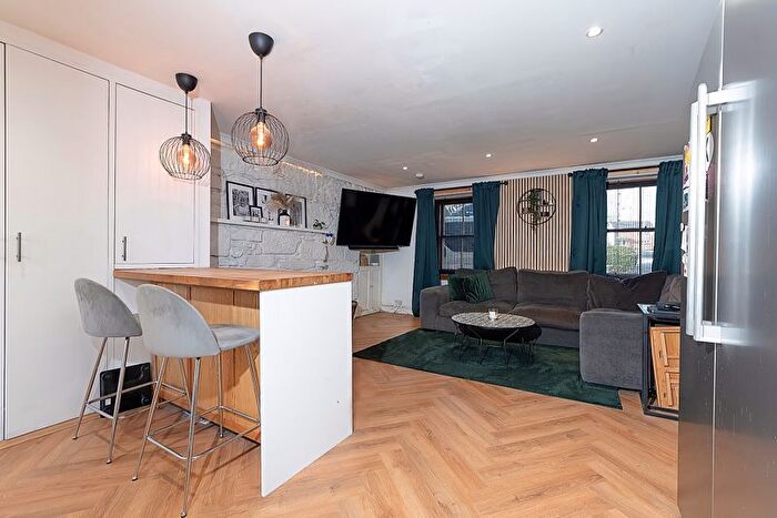 2 Bedroom Flat For Sale In Croft Street, Penicuik, EH26