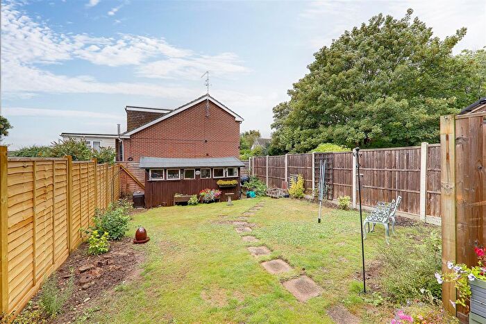 2 Bedroom Flat For Sale In Roedean Road, Worthing, BN13