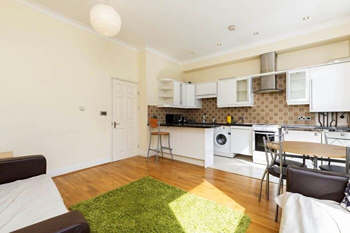 4 Bedroom Flat To Rent In Quex Road, West Hampstead, NW6