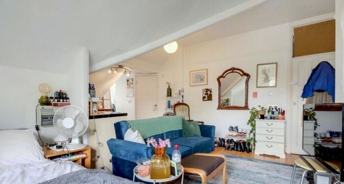 Studio To Rent In Great North Road, Highgate, London, N6