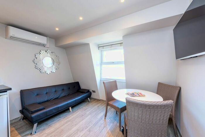 1 Bedroom Flat To Rent In Earls Court, Earls Court, London, SW5