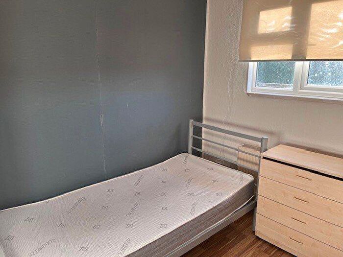 Studio To Rent In New Parade, Yiewsley, UB7