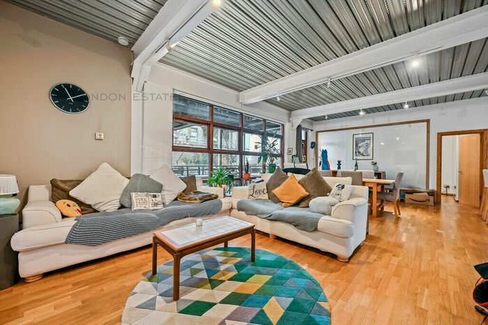 2 Bedroom Flat To Rent In New Crescent Yard, Willesden, NW10