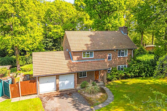 4 Bedroom Detached House For Sale In Woodland Rise, Studham, Central Bedfordshire, LU6