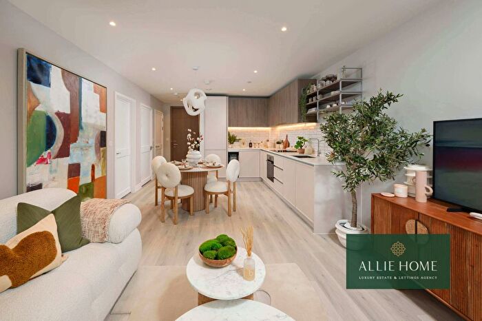 3 Bedroom Flat For Sale In Pegler Square, Birch House, SE3