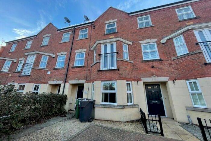 4 Bedroom Property To Rent In Compass Way, Bromsgrove, B60