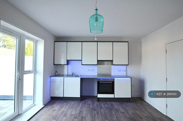 2 Bedroom Flat To Rent In Longfleet Road, Poole, BH15