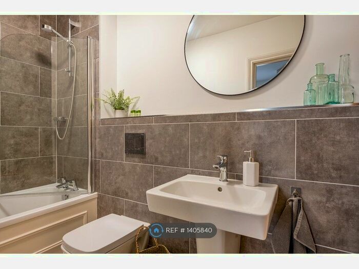 2 Bedroom Flat To Rent In High Street, Stokesley, Middlesbrough, TS9