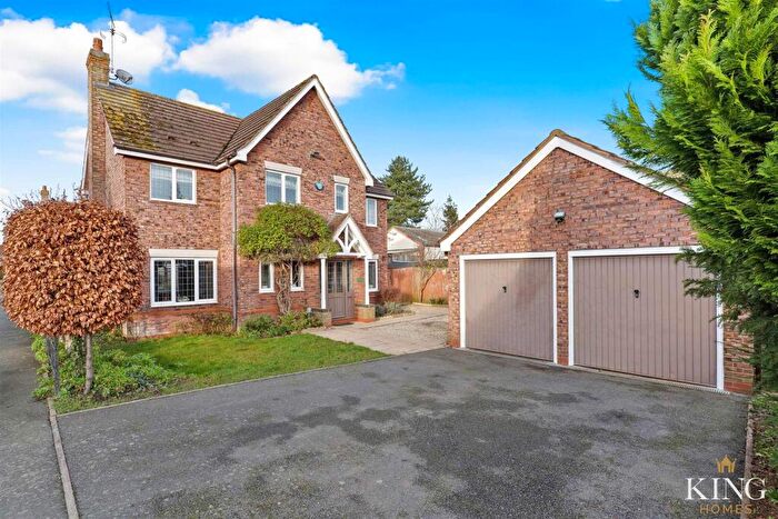 4 Bedroom Detached House For Sale In Sandown Close, Stratford-Upon-Avon, CV37