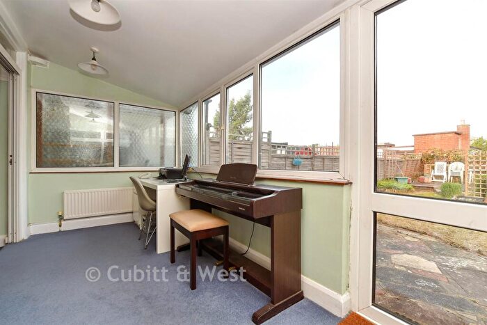 3 Bedroom Semi Detached House For Sale In Fairford Avenue, Croydon, Surrey, CR0