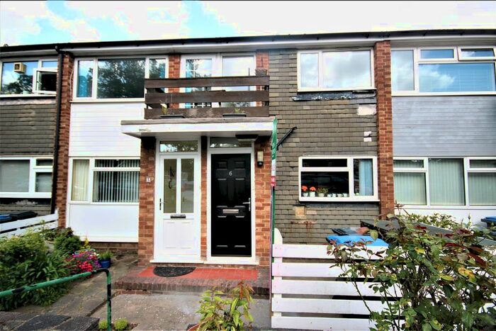 2 Bedroom Maisonette To Rent In Chase Side, Southgate, N14