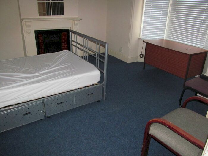 6 Bedroom Semi-Detached House To Rent In Addington Road, Reading, RG1